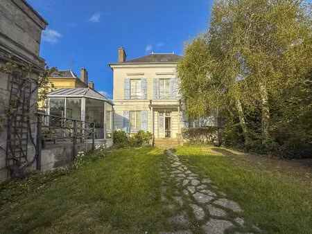 magny-en-vexin maison de maître de caractère 186 m² ?