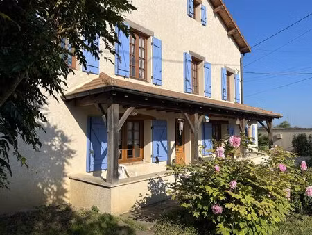 entre tournus et chalon charmante maison renovee