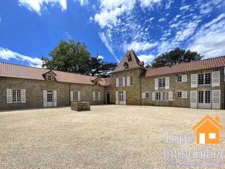 demeure de charme en aveyron avec piscine et 2 5 hectares de terres