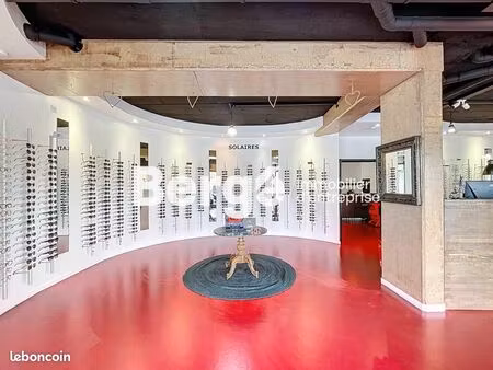 local commercial 220 m²