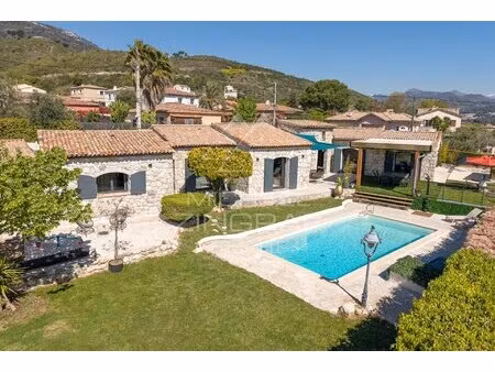 proche nice - propriété de plain pied entièrement rénovée