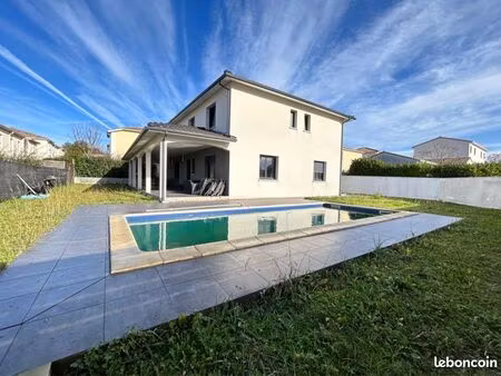 maison familiale avec piscine