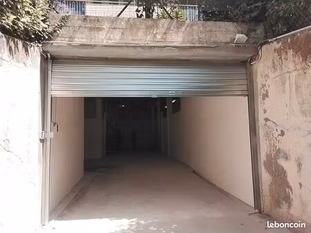 entrepot stockage 365m2 + 100m2 parking