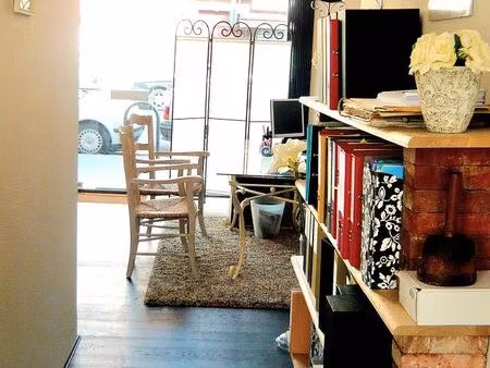 beau local 45m2 avec vitrine / rue du faubourg bonnefoy (partie haute)