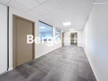 bureaux 104 m²