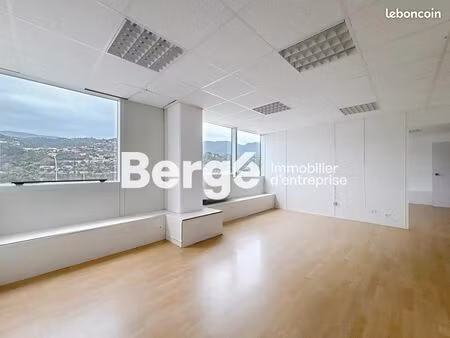 bureaux 114 m²