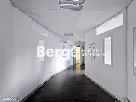 bureaux 133 m²