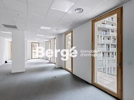 bureaux 129 m²