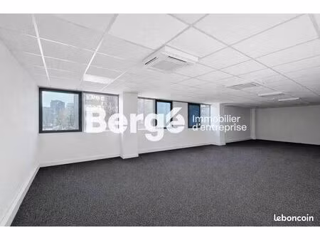 bureaux 81 m²