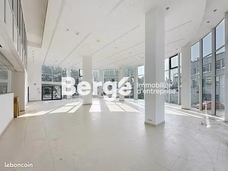 local commercial 1 035 m²