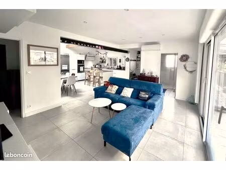 maison rénovée avec jardin et véranda