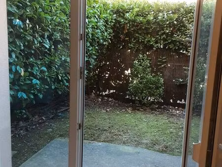 t1 avec jardin clos et parking