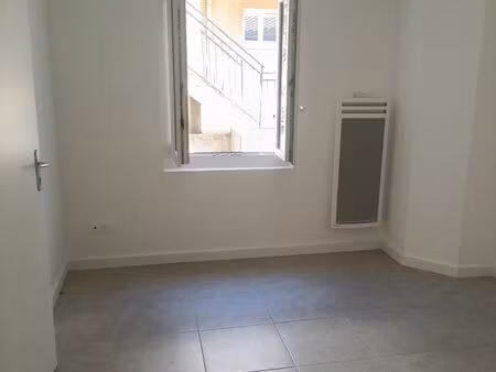 studio centre ville castelginest a louer