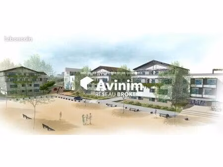 local 100 m² lespinasse