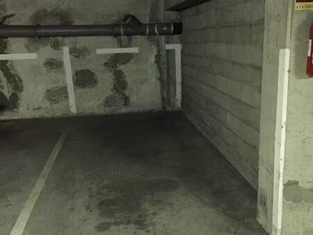 place parking sous terrain