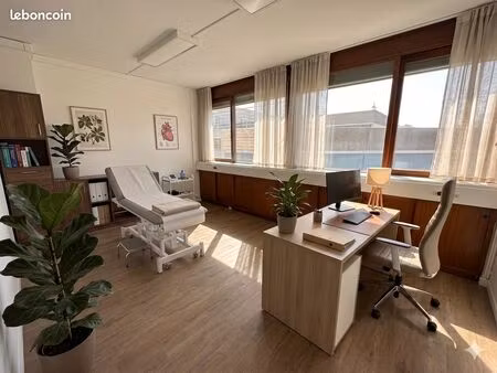 cabinet médical / paramédical de 20m2 à louer services inclus au centre emeraude