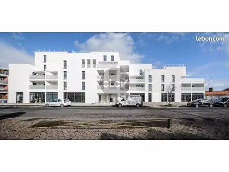 boutique 81 m² saint-médard-en-jalles