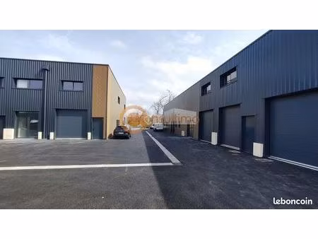 local d'activité 78 m²