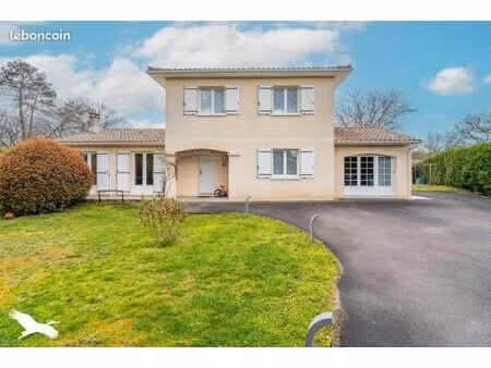 maison 6 pièces 150 m²