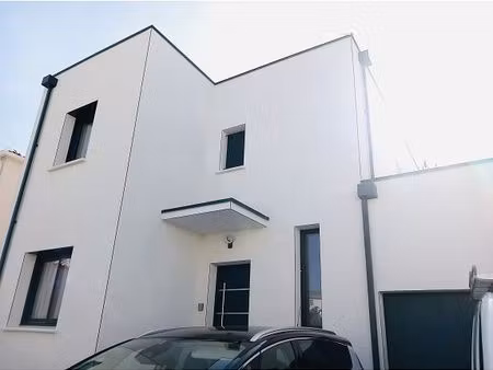 villa 5 pièces 110 m²