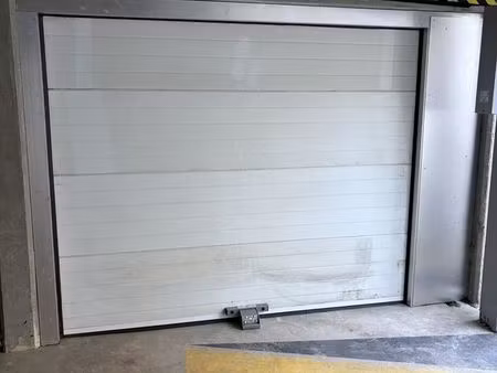 garage box fermé a louer