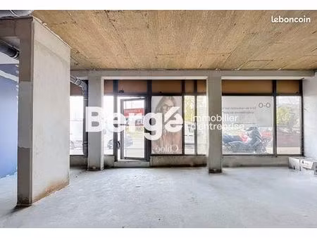 local commercial 61 m²