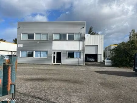 local d'activité 610 m²