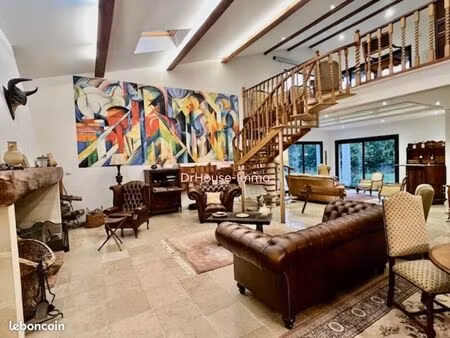 maison 7 pièces 289 m²