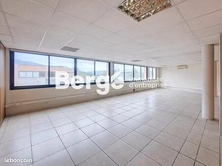 bureaux 217 m²