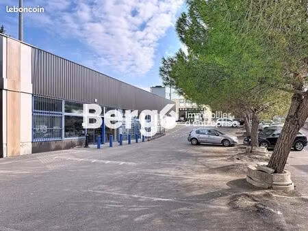 local commercial 912 m²