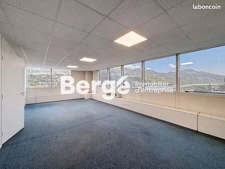 bureaux 277 m²