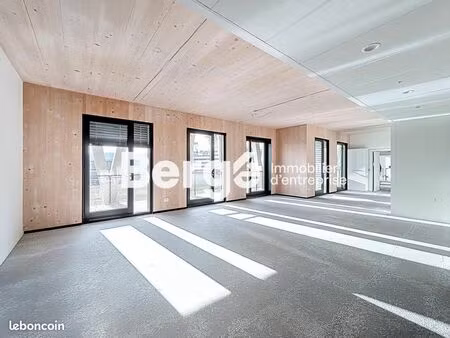 bureaux 320 m²