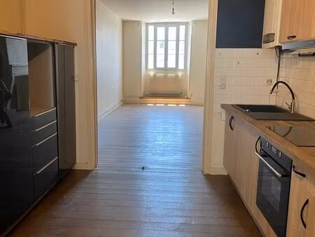 beau et spacieux t2 duplex place de la cathedrale