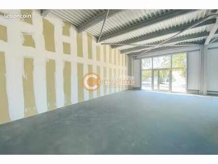local commercial 104 m²