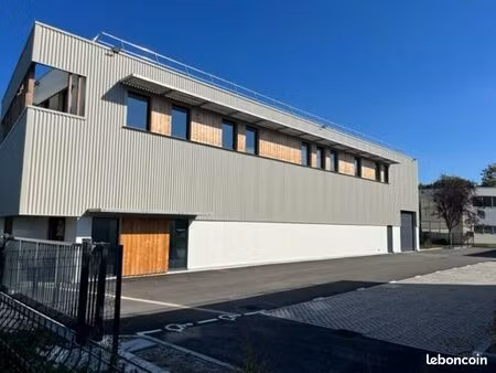 local d'activité 600 m²
