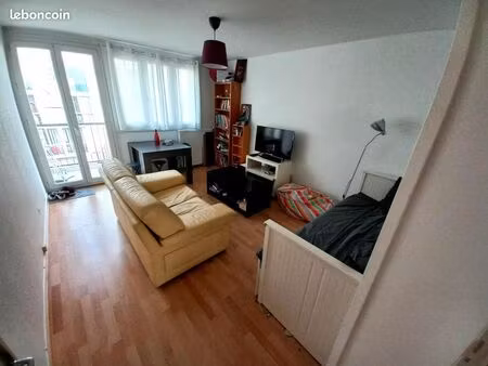 t2 50m meublé traversant lumineux saint agne