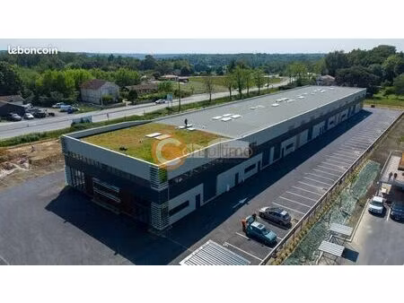 local d'activité 374 m²