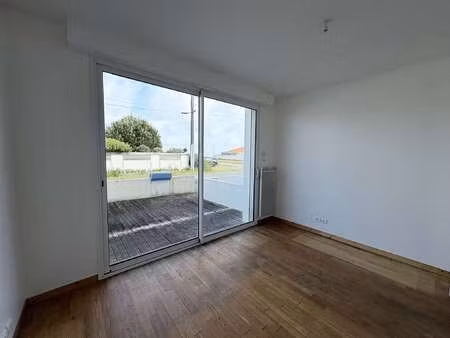 location appartement 2 pièces à la plaine-sur-mer (44770) : à louer 2 pièces / 40m² la pla
