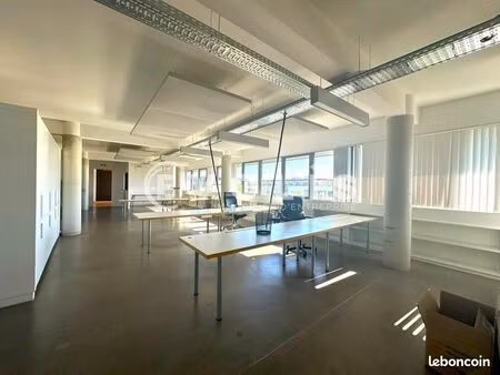bureaux 373 m²