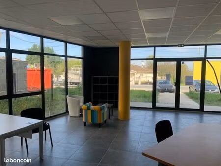 local commercial 220 m²