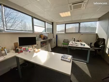 bureaux 211 m²