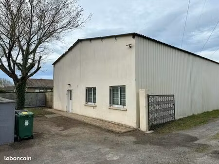 local d'activité 200 m²