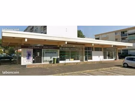 local tous commerces 61 m²