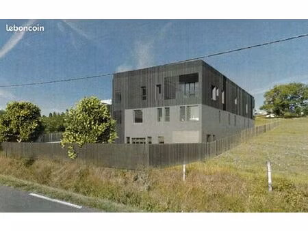 local d'activité 2 100 m²