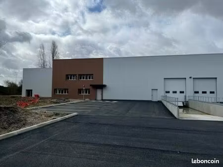 local d'activité 2 100 m²