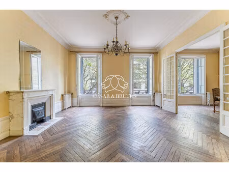 rare : appartement bourgeois 6 pièces