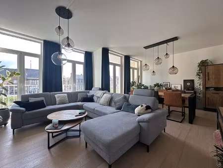 modern en lichtrijk 2-slaapkamerappartement in wetteren