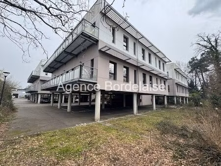 pessac bersol  bureaux environ 2 500 m²