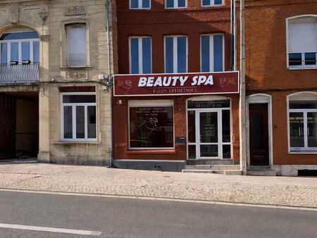 local commercial - esthétique