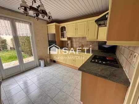 maison de résidence  3 chambres  bureau  jardin  garage